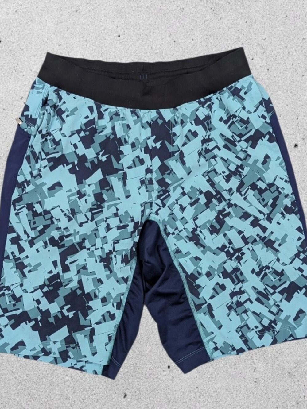 Lululemon Mens Swim Shorts ~ Size Large Swimming Trunks Geometric